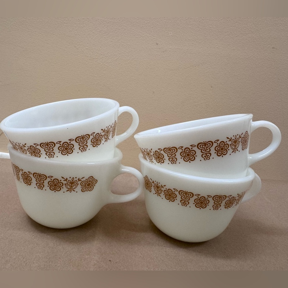 Vintage Pyrex Butterfly Gold Milk Glass Coffee Tea Mugs Set Of 4 70s